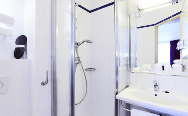 Kyriad Hotel Paris Bercy Village