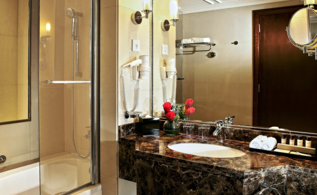 Park Regis Kris Kin Hotel