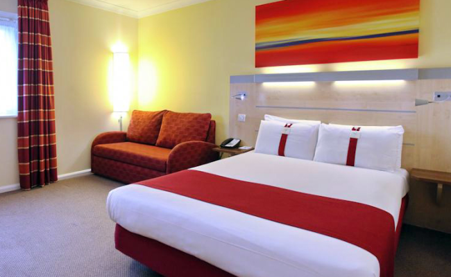 Holiday Inn Express Southampton - M27, J7