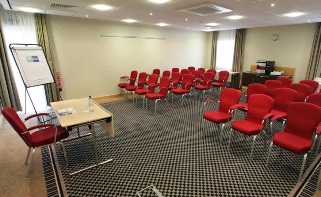 Holiday Inn Express Southampton - M27, J7