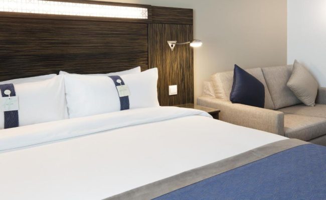 Holiday Inn Express Dubai Safa Park