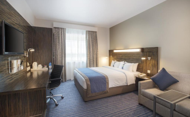 Holiday Inn Express Dubai Safa Park