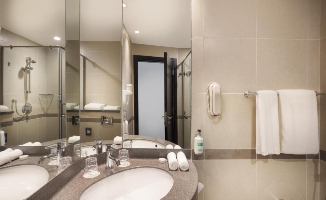 Holiday Inn Express Dubai Safa Park