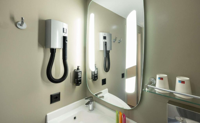 ibis Geneve Centre Lac