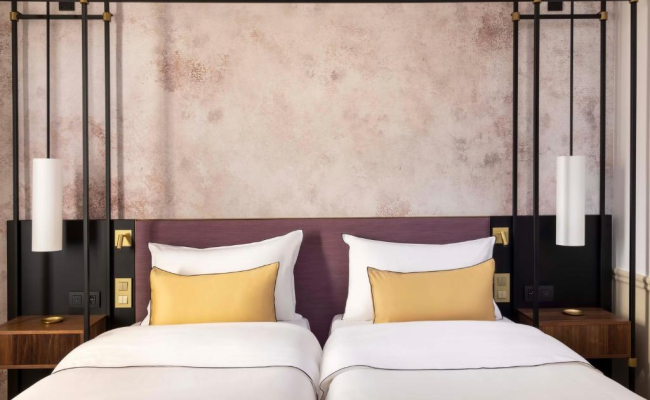 Victoria Palace Hotel