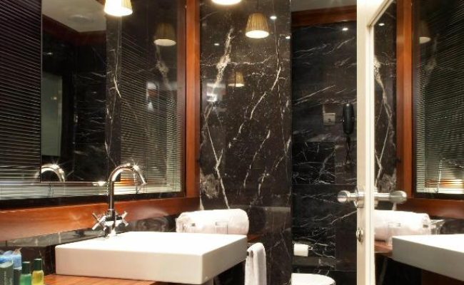 U232 Hotel