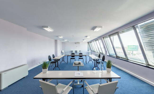 Holiday Inn Express Lisbon Airport