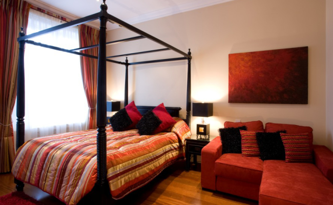 Mayflower Hotel and Apartments