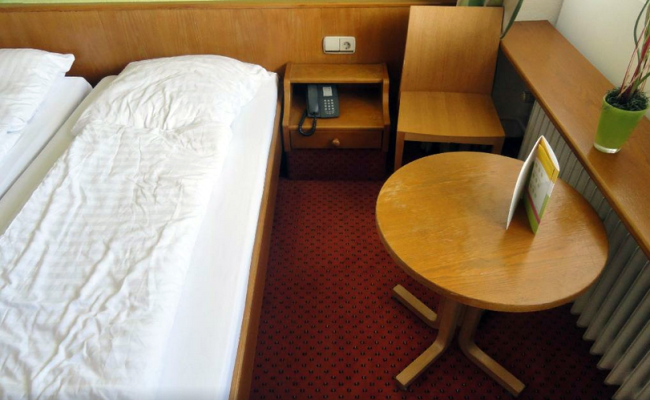 Business & Budget Hotel Tessin