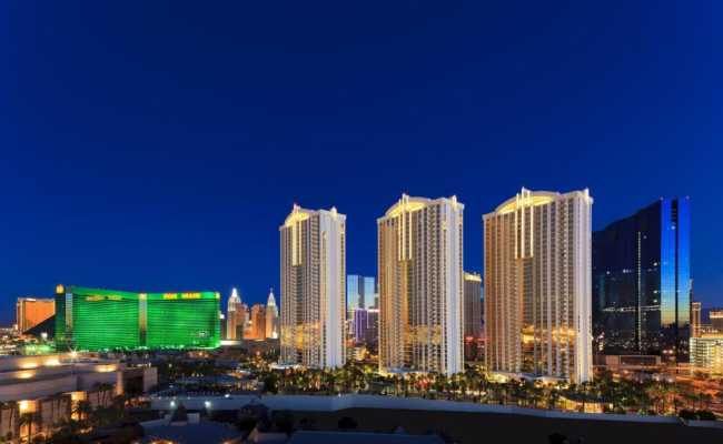 The Signature at MGM Grand - All Suites