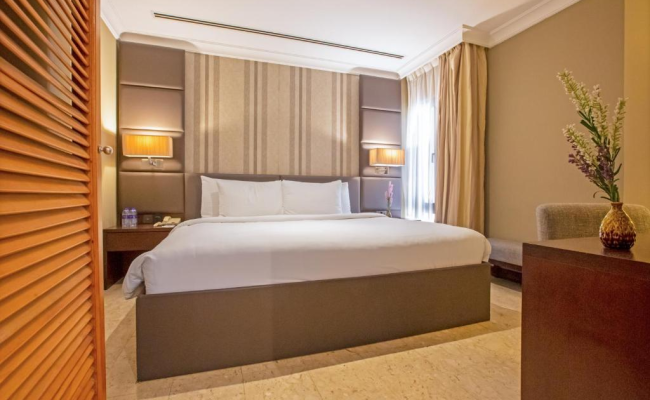 Dubai Marine Beach Resort & Spa