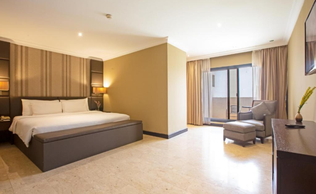 Dubai Marine Beach Resort & Spa