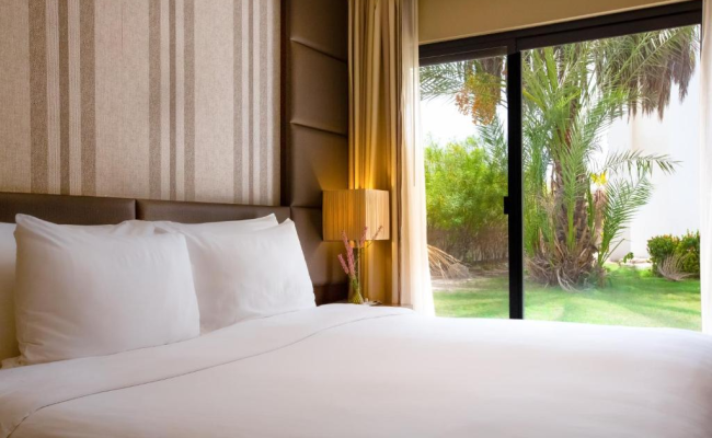 Dubai Marine Beach Resort & Spa