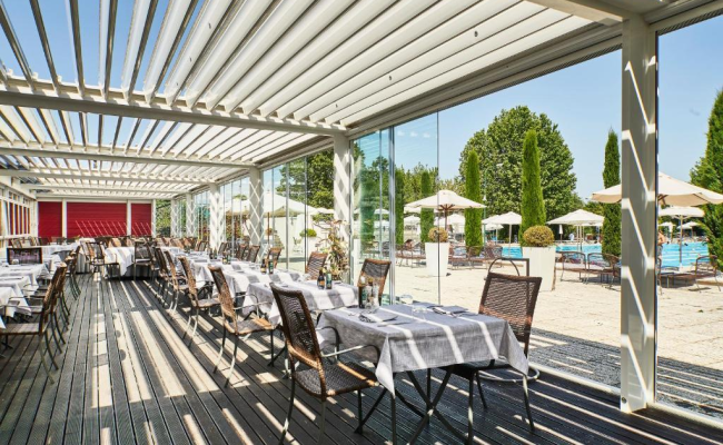 Living Place Hotel