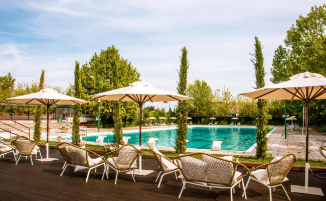 Living Place Hotel