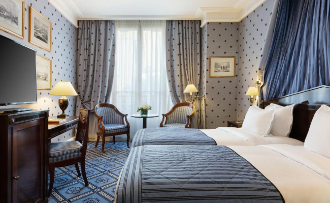 Le Dokhan's Paris Arc de Triomphe, a Tribute Portfolio Hotel