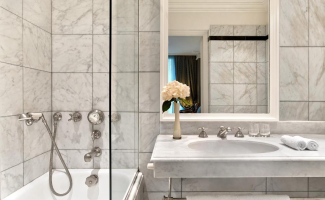 Le Dokhan's Paris Arc de Triomphe, a Tribute Portfolio Hotel