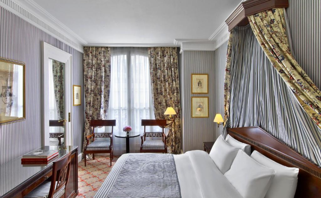 Le Dokhan's Paris Arc de Triomphe, a Tribute Portfolio Hotel