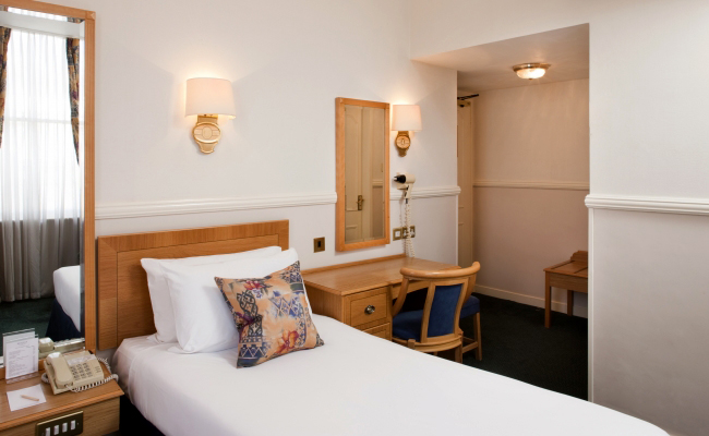 Berjaya Eden Park London Hotel