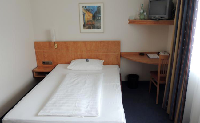 Airport BusinessHotel Koln