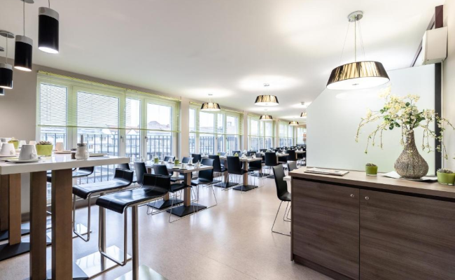 Hotel Demas City
