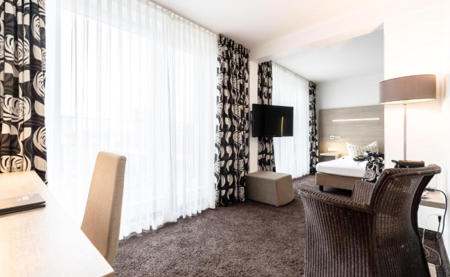 Hotel Demas City