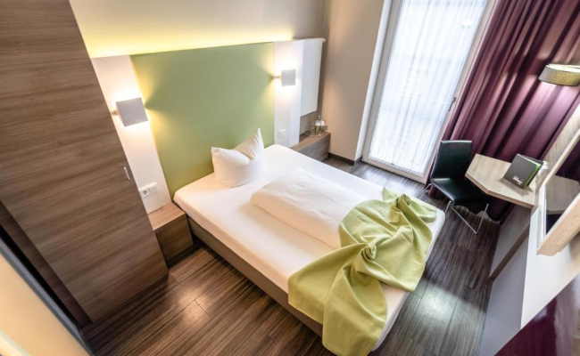 Hotel Demas City