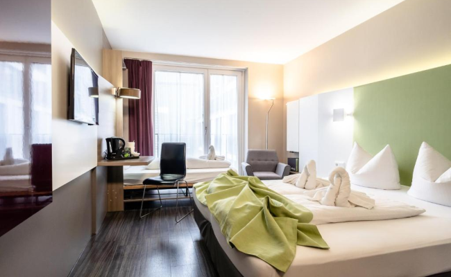 Hotel Demas City