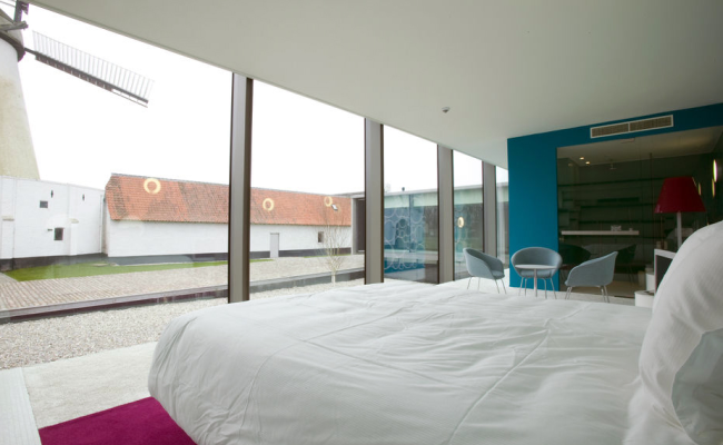D-Hotel