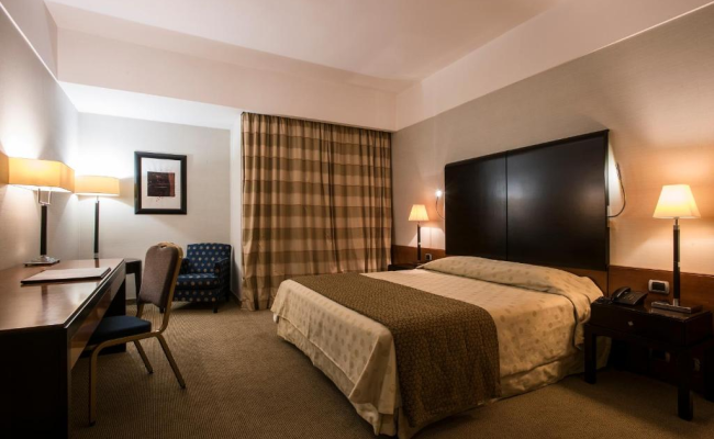 FlyOn Hotel & Conference Center