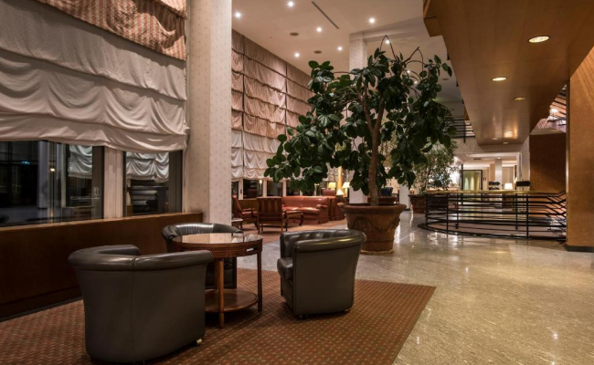 FlyOn Hotel & Conference Center