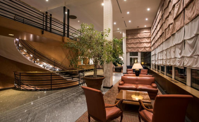 FlyOn Hotel & Conference Center