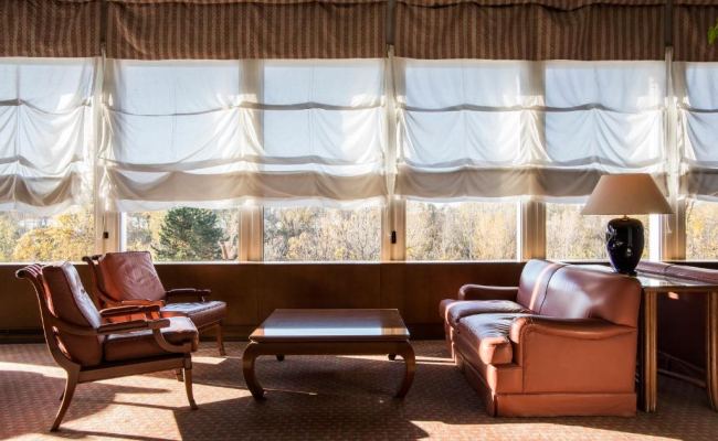 FlyOn Hotel & Conference Center