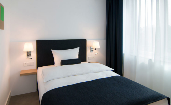 VI VADI HOTEL BAYER 89
