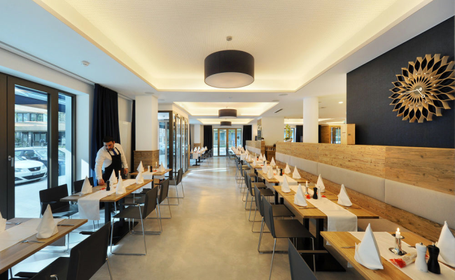 VI VADI HOTEL BAYER 89