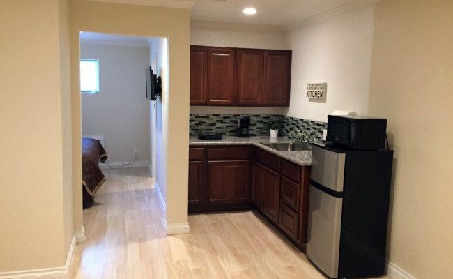 Anaheim Executive Inn & Suites