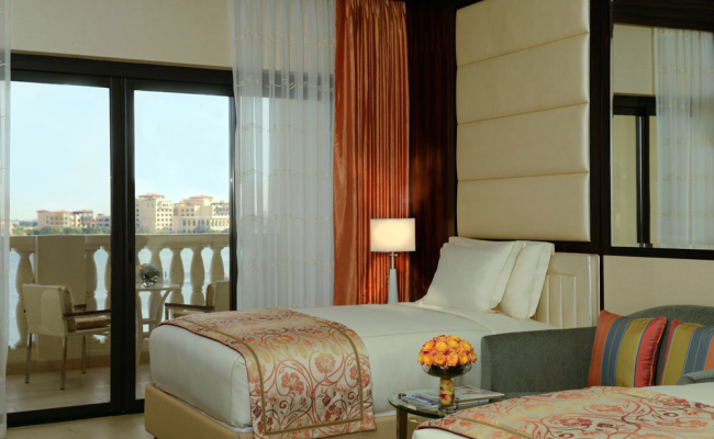 The Ritz-Carlton Abu Dhabi, Grand Canal