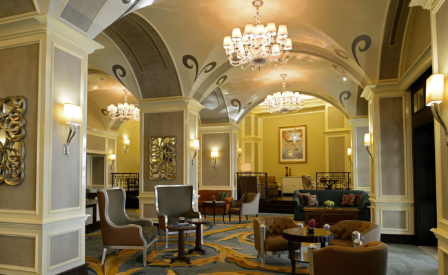 The Ritz-Carlton Abu Dhabi, Grand Canal