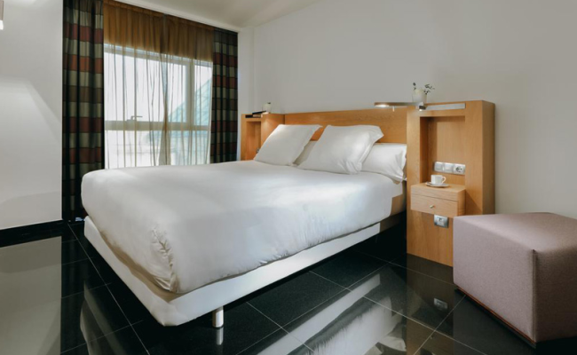 Hesperia Fira Suites