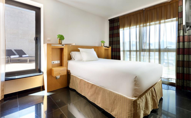 Hesperia Fira Suites