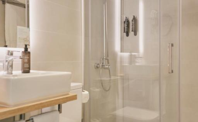 Tres Torres Atiram Hotels
