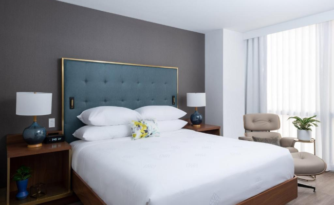 Le Meridien Essex Chicago