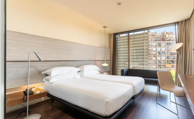 B Hotel