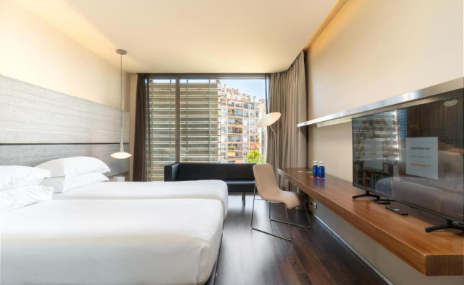 B Hotel