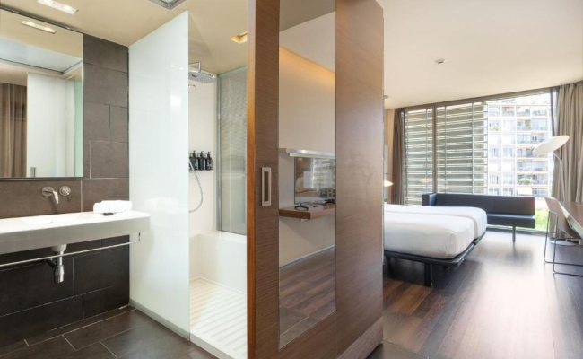 B Hotel