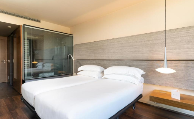 B Hotel