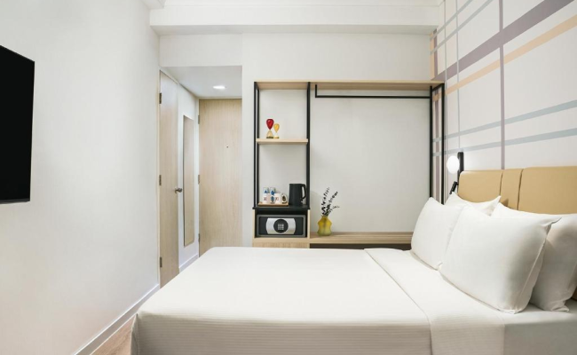Ying'nFlo, Wesley Admiralty, Hong Kong