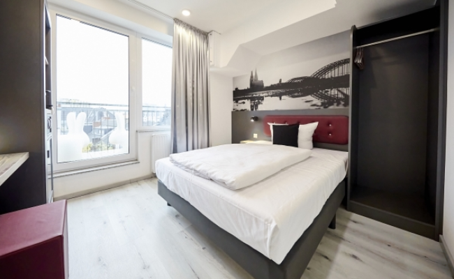 SMARTY Cologne Dom Hotel - Boardinghouse - KONTAKTLOSER SELF CHECK-IN