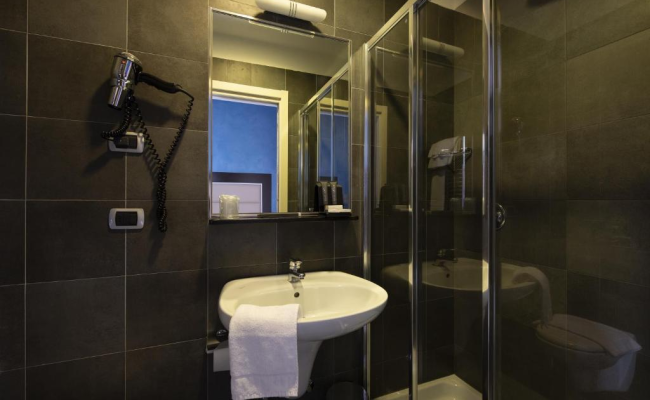 Hotel Five