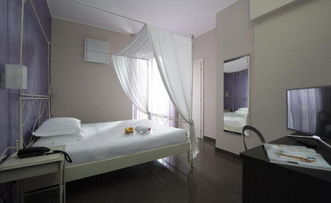 Hotel Five